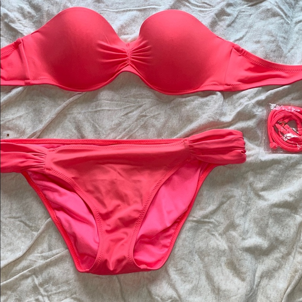 Victoria’s Secret bikini